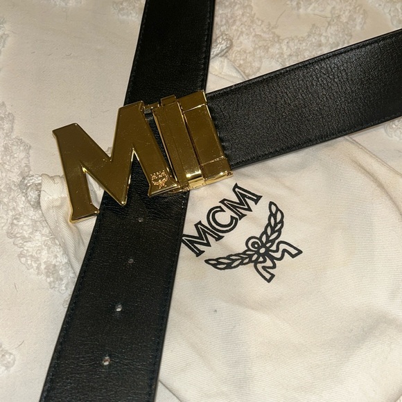 MCM designer reversible belt - Picture 4 of 6